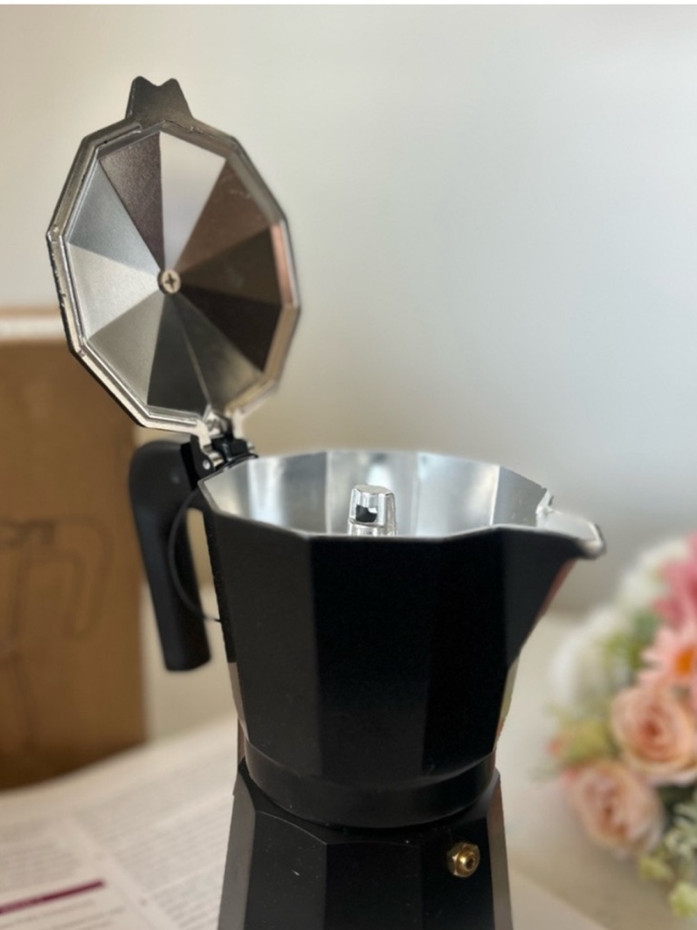 Yabano Italian Moka Espresso Maker, 3 Cup Stovetop Coffee Pot for Gas & Electric